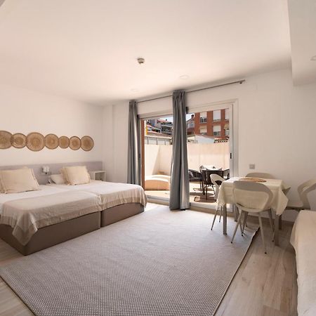 Aparthotel Centric Castelldefels Exterior photo